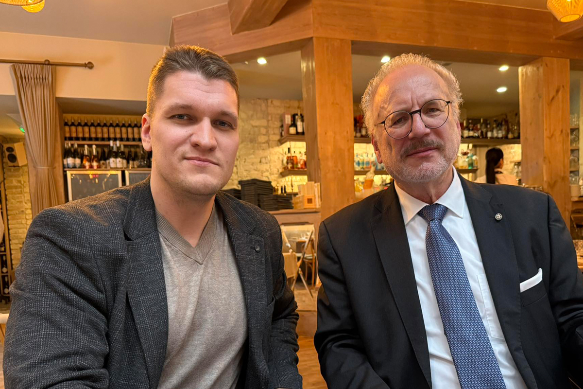 Artūrs Burinskis tikās ar bijušo prezidentu Egilu Levitu